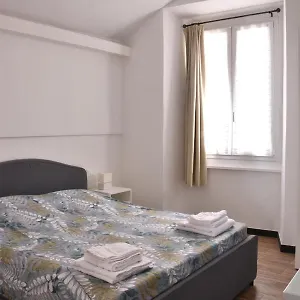 https://inside-genoa-genova-centro-carignano.hotelitalianriviera.com